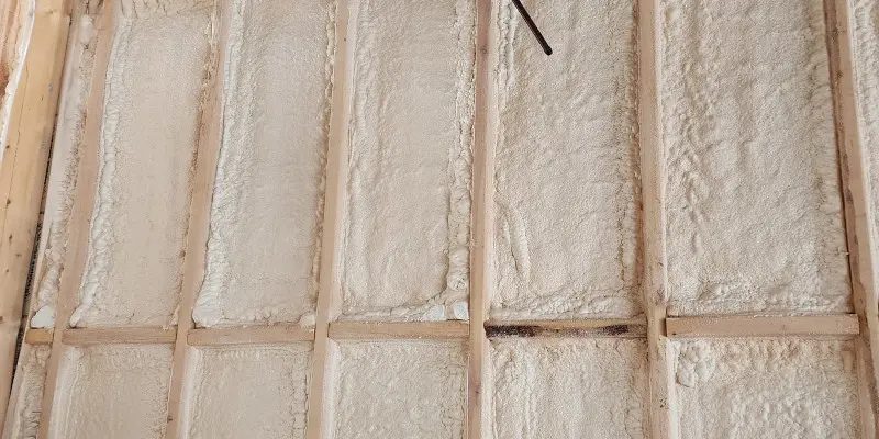 How Does Spray Foam Insulation Work?